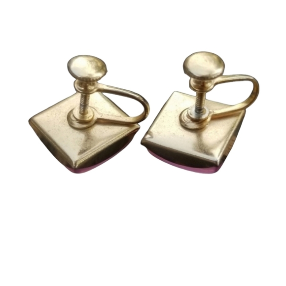 VINTAGE 1950s GOLDTONED & PINK MOONSTONE LUCITE SCREW BACK EARRINGS - Picture 3 of 3